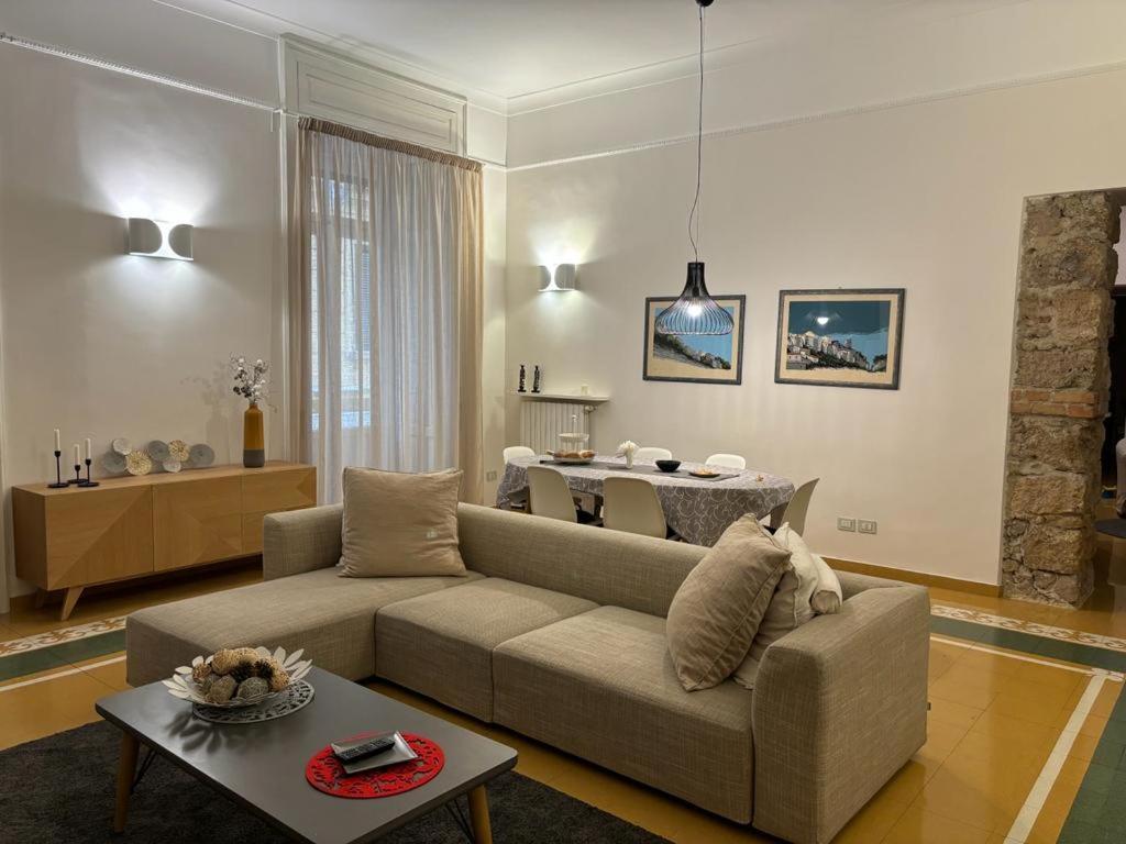 Luxury Manfredi Apartment サレルノ エクステリア 写真