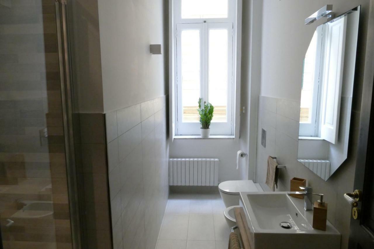 Luxury Manfredi Apartment サレルノ エクステリア 写真