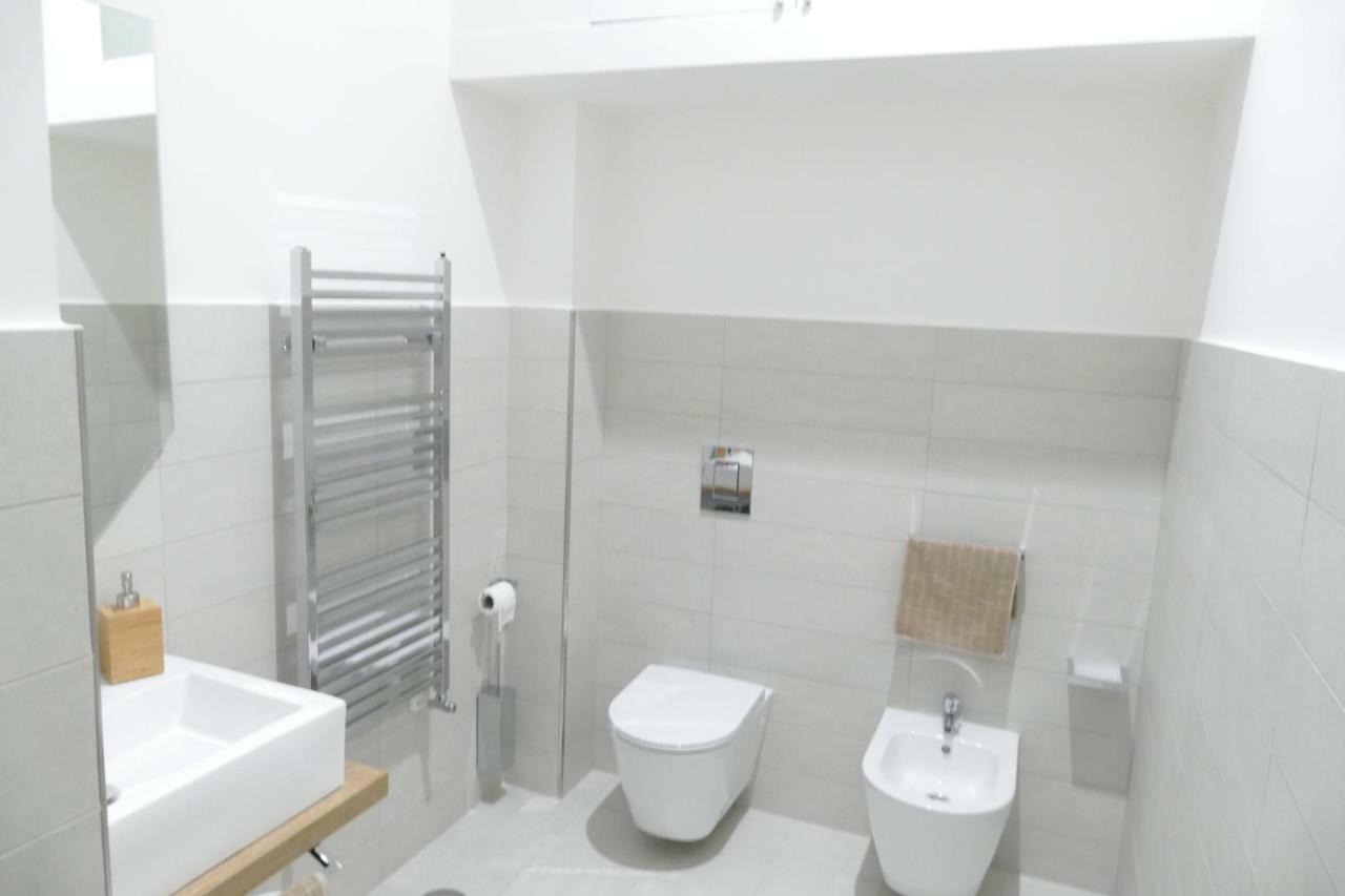 Luxury Manfredi Apartment サレルノ エクステリア 写真