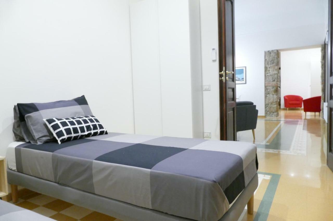 Luxury Manfredi Apartment サレルノ エクステリア 写真